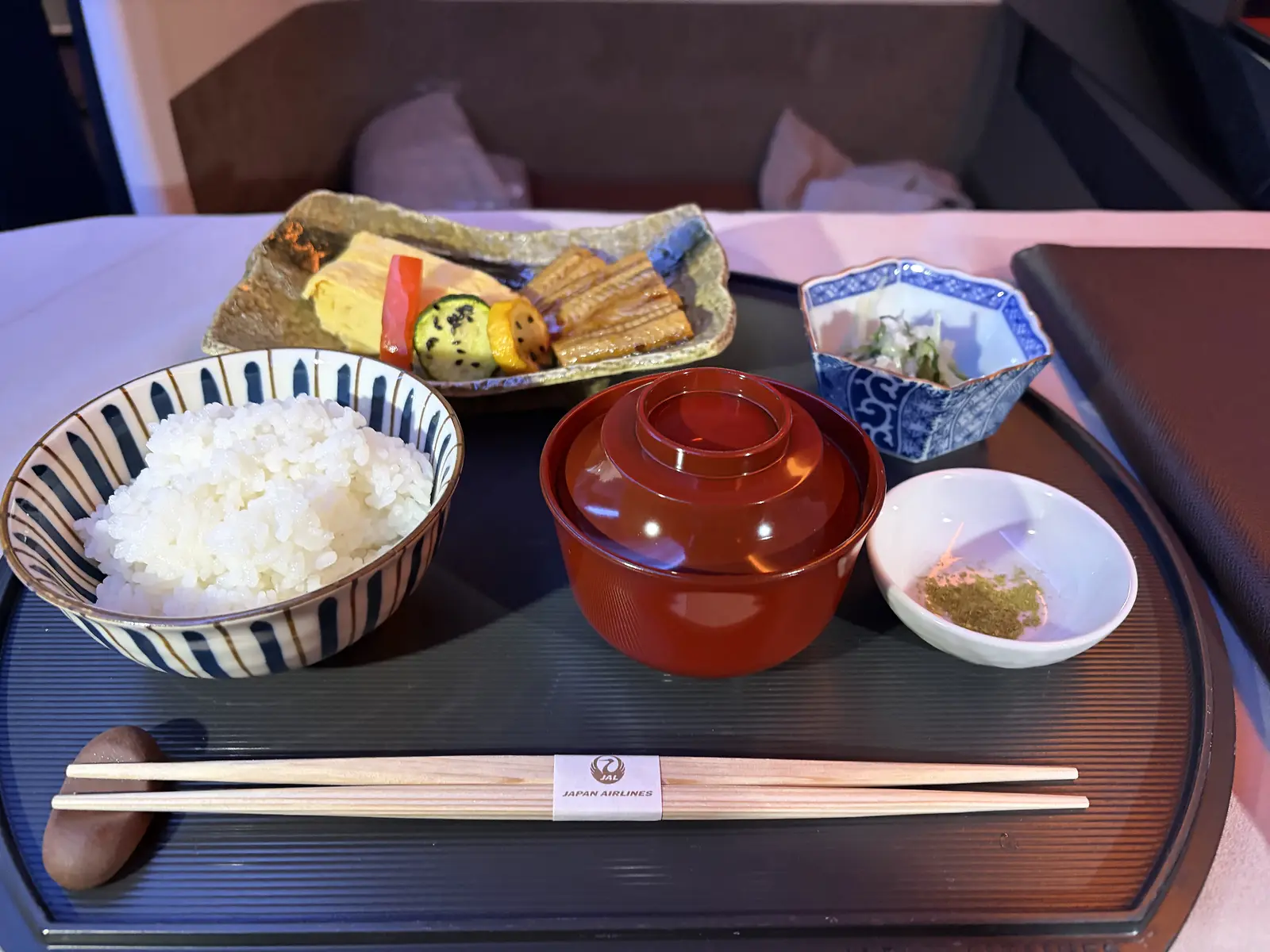 JL045パリ到着前にいただいた和食